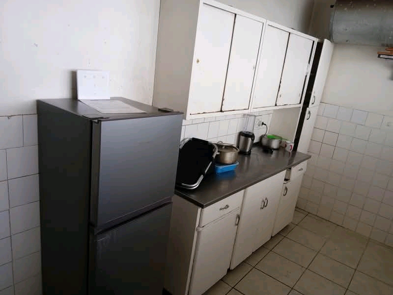 Large room to rent, semi furnished.
on 12th   in Berea