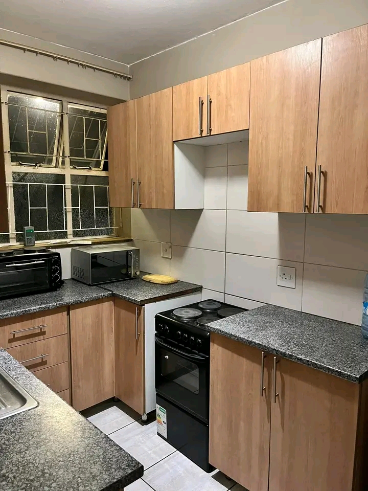 A very big room available immediately in a ne  in Sunnyside