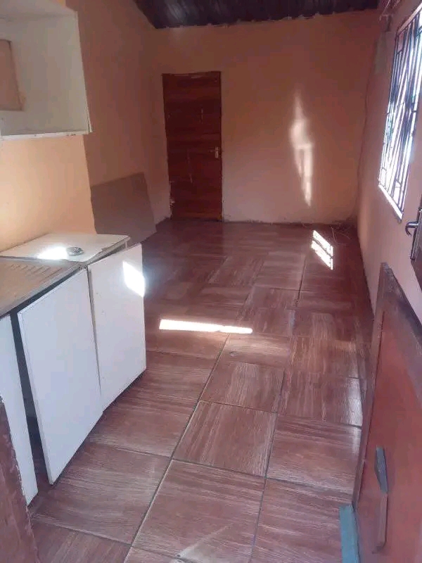 Rdp for rental at sonwabo not far to robots a  in Katlehong