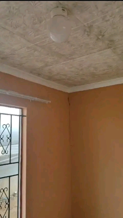 Bachelor s apartment
rental fee: r3300 
dep  in Birch Acres