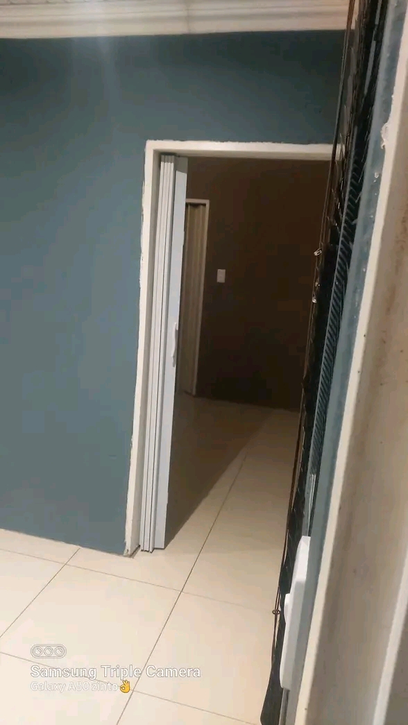 1 bedroom apartment available for rental at e  in Protea Glen