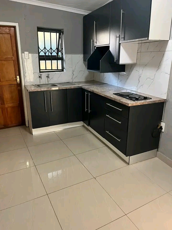 A beautiful 1 bedroom cottage with open plan   in Birchleigh
