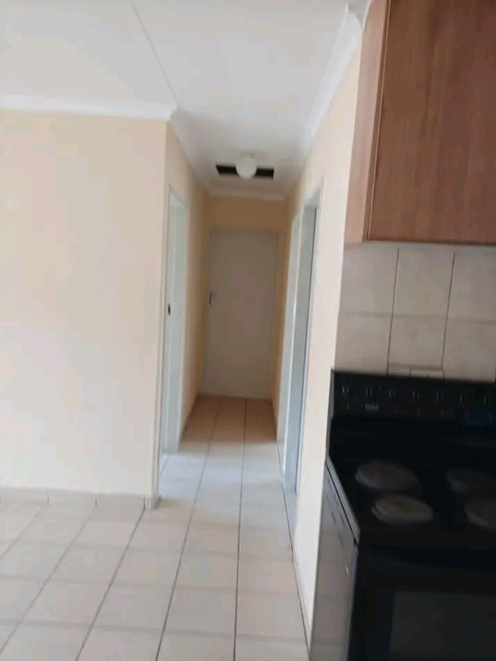 3 bedroom house  with the fitted wardrobe,fit  in Clayville