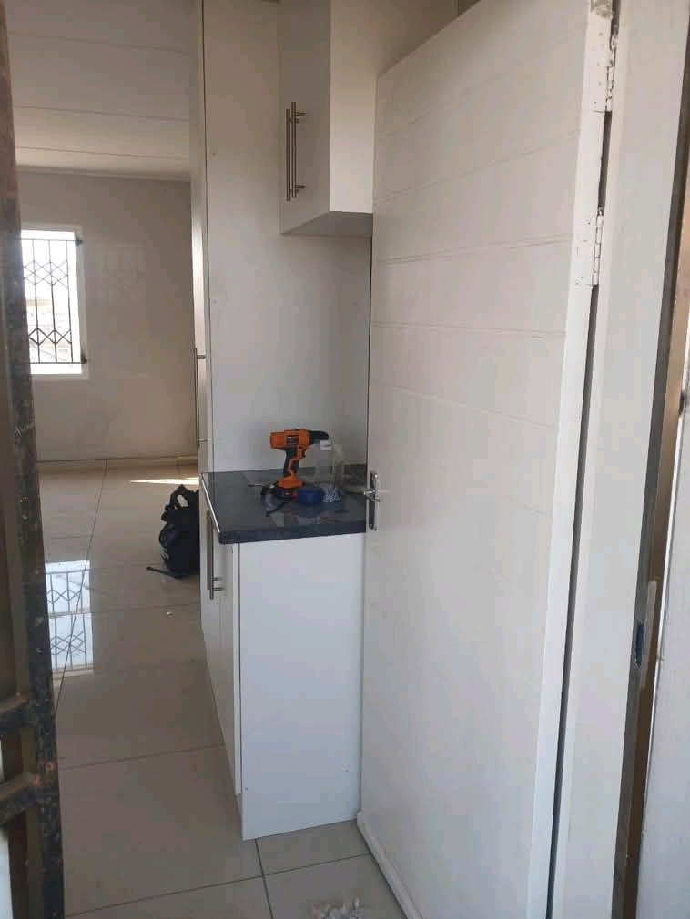 New listing 1st june 2025
flat available  ex  in Clayville