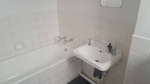 Bachelor large for rent in jhb

promotion:   in Berea