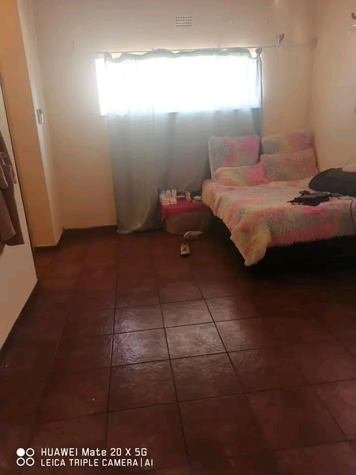 1 bed cottage available 
rent is r4950 depos  in Randpark Ridge