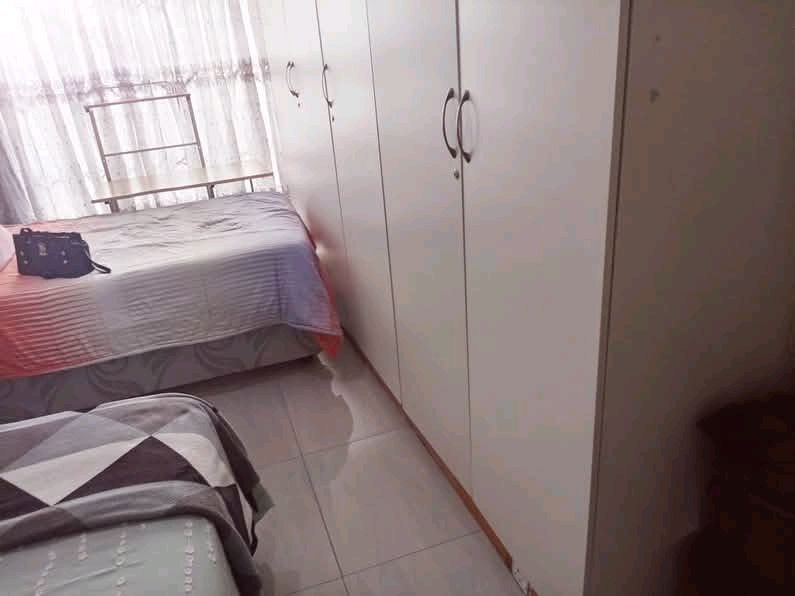 2 bedroom house (one of the bedrooms fits 2 b  in Protea North