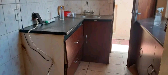 Two bedroom house to rent in ext 11
it has l  in Protea Glen
