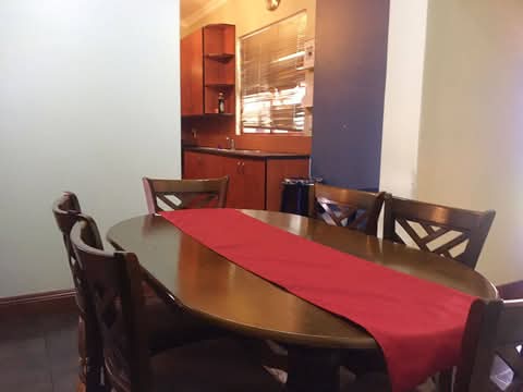 Stand alone
4 bedrooms house.
- beautiful 4  in Kensington