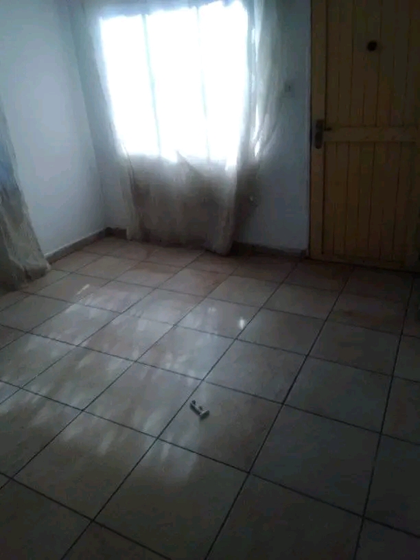 2 bedroom house -with outside rooms -to rent   in Ebony Park