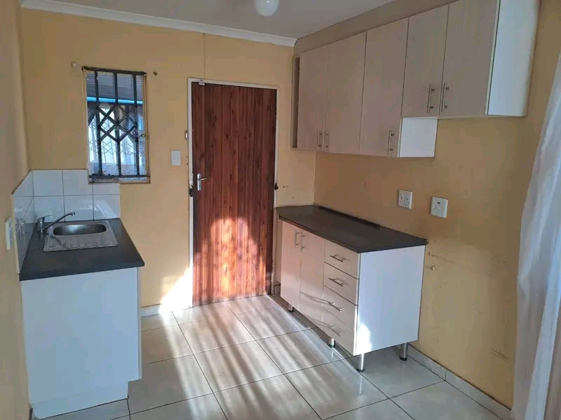 2 bedroom house available 1st week of april.   in Protea Glen