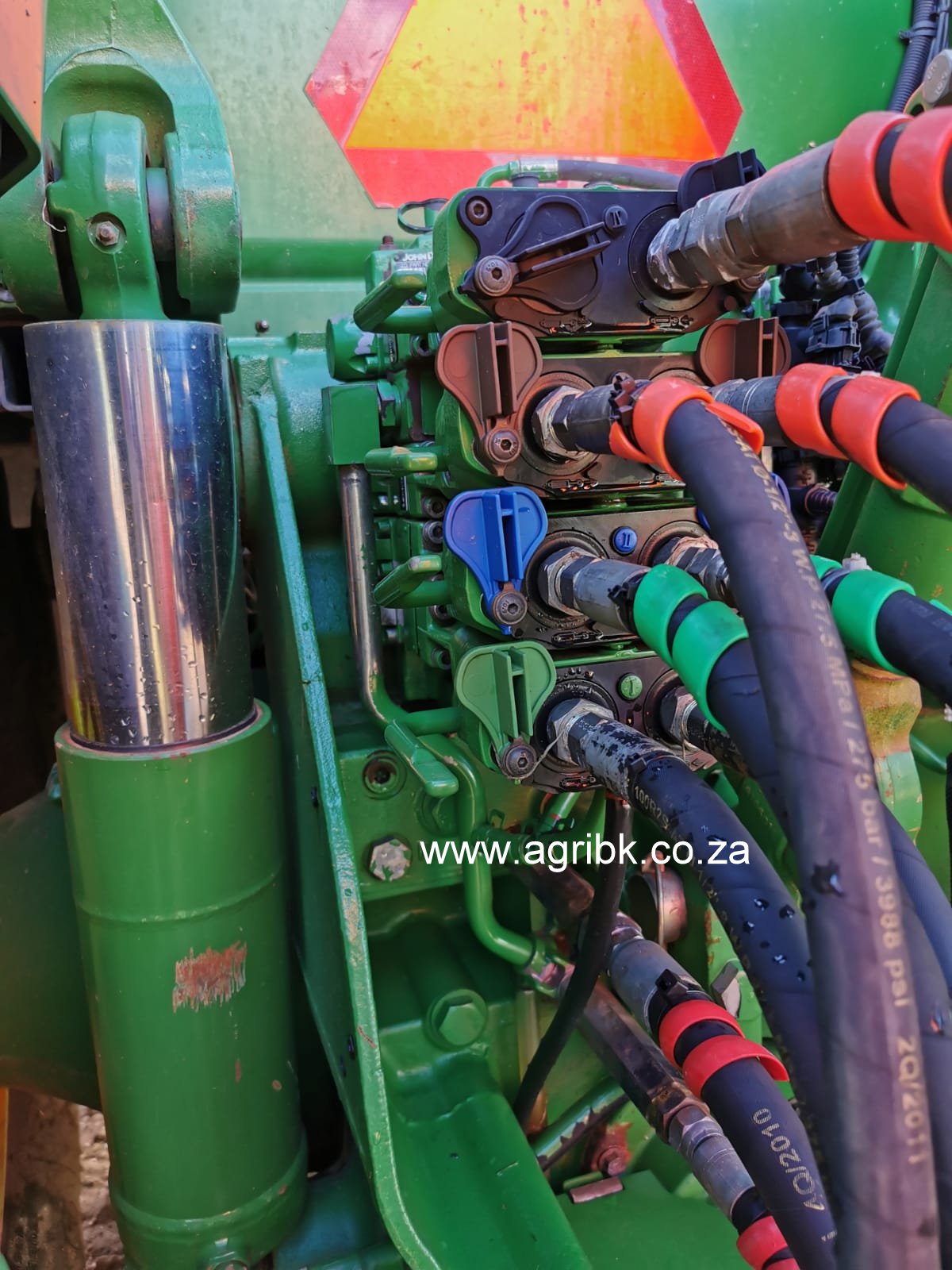 2012 john deere 8295 r 3