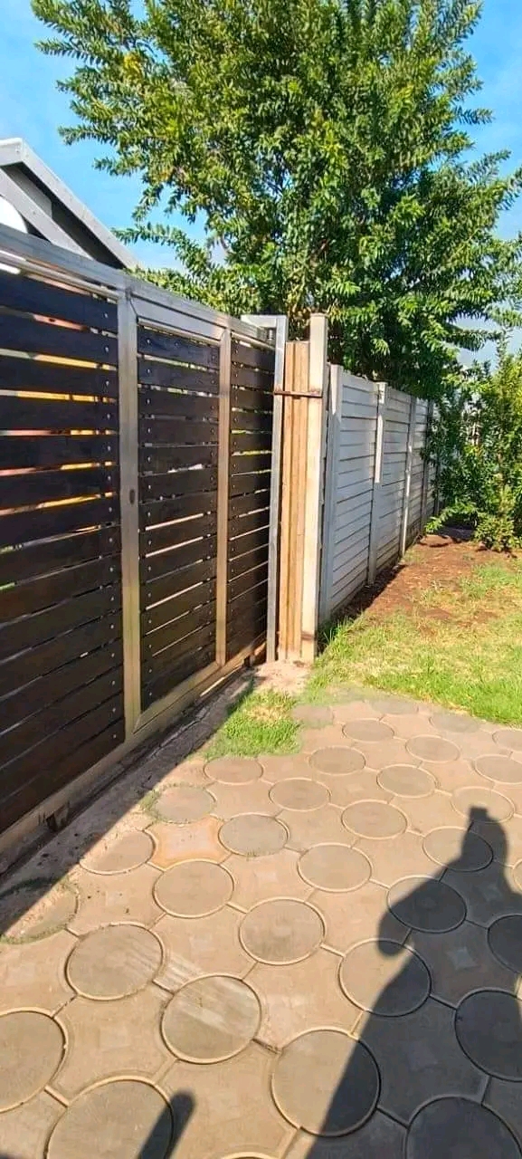 House to rent at  ext10
*2 bedrooms, main wi  in Sky City