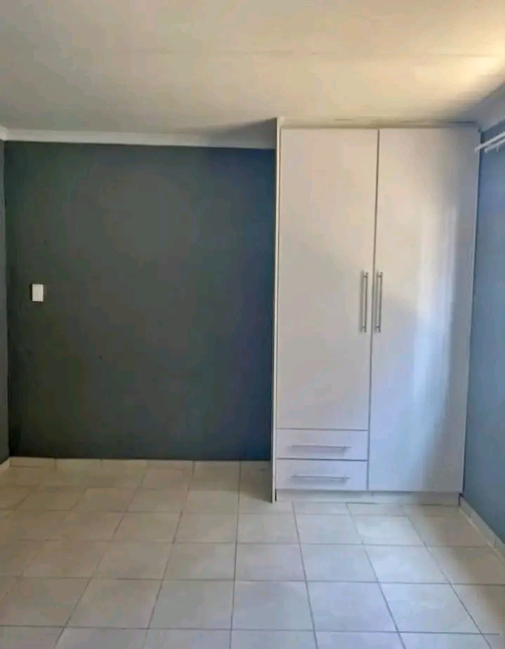 Available immediately🚨🚨

garage avail  in Alexandra