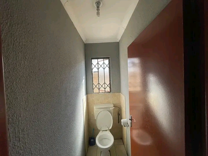 3 bedroom house to rent 
r6000 rental 
r600  in Birch Acres