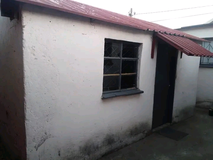A spacious room to rent in ext 1, langa side.  in Ebony Park