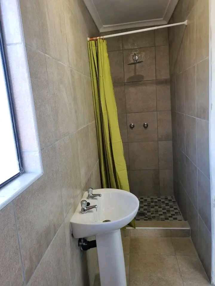 1 bedroom cottage with kitchenett,  bathroom   in Birch Acres