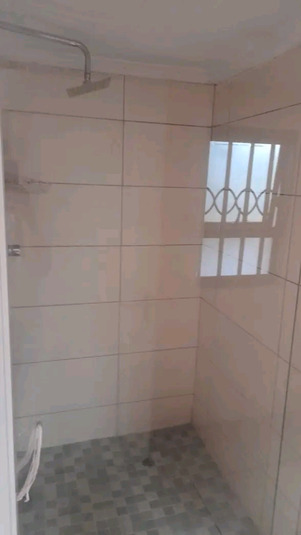 Rental cottage  available 
immediately   r23  in Vosloorus