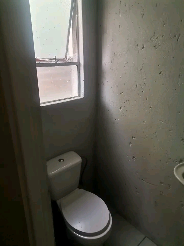 A very nice open bachelor with a sink and a w  in Birch Acres