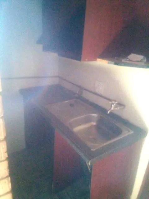 Huge garage with separate bedroom, sitting ro  in Dobsonville