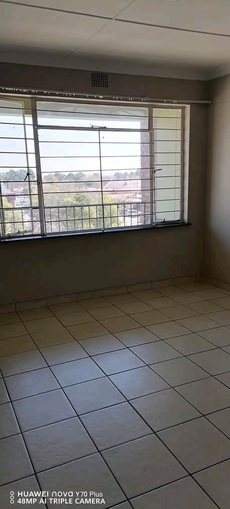 Rooms available at turf centre 
82 tramway j  in Turffontein
