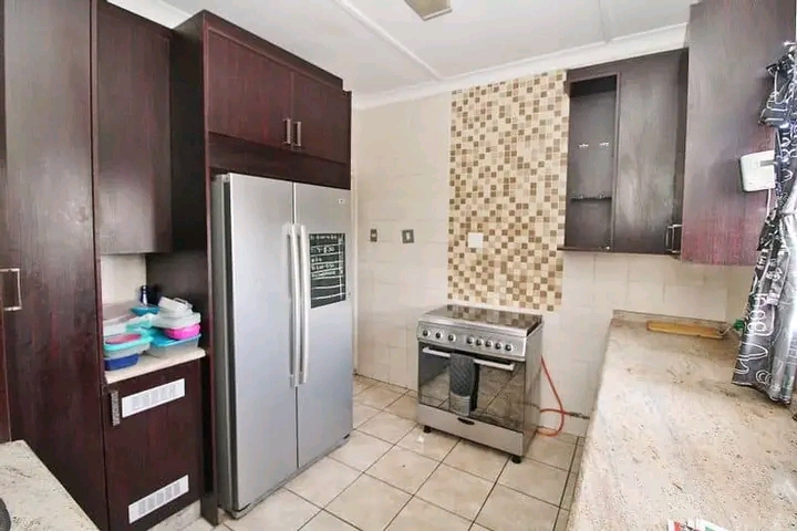 This beautiful 3 bedroom, 1 bathroom, kitchen  in Germiston