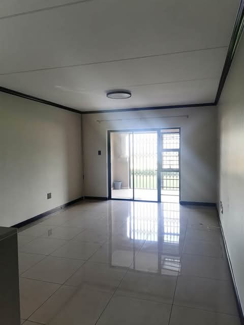 3 bed apartment 
available now
a spacious d  in Blue Hills