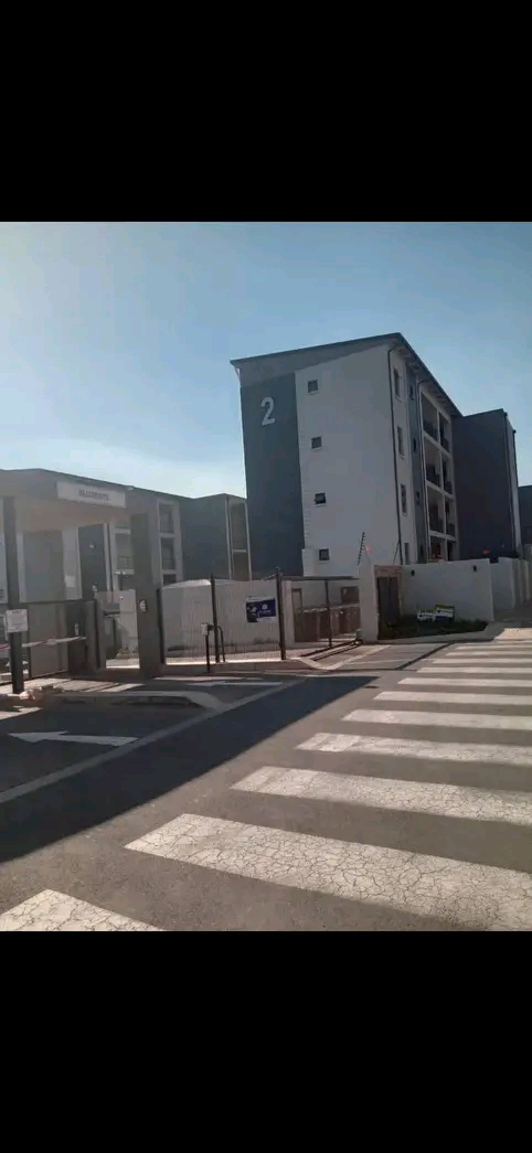 2 bedroom need apartment  so 1 bedroom availa  in Midrand