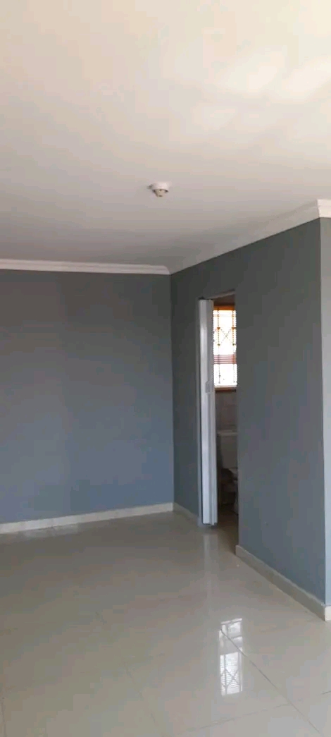 Room available for rental at ext20 
* shower  in Protea Glen