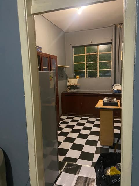Sharing accommodation for young male students  in Joubert Park
