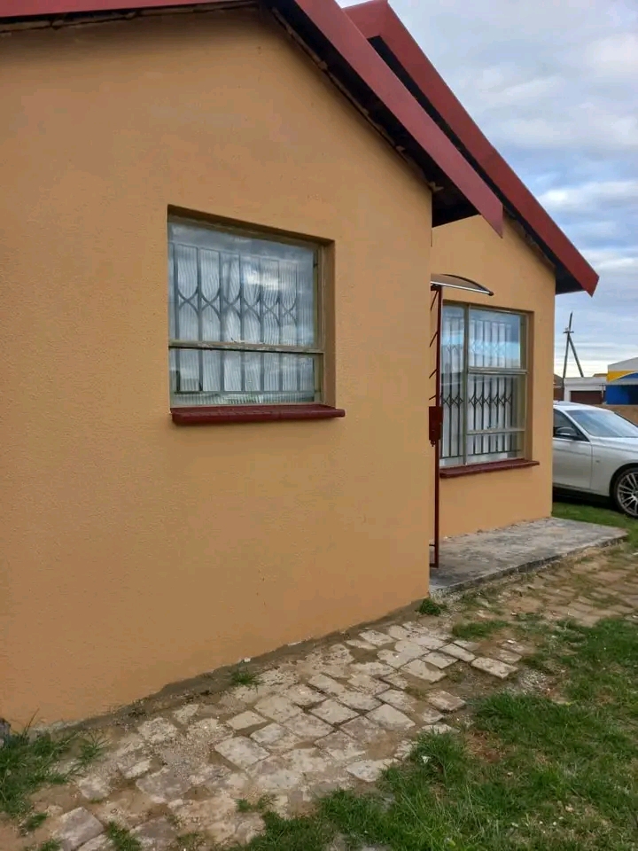 House available to rent in vos 25

•2 bed  in Vosloorus