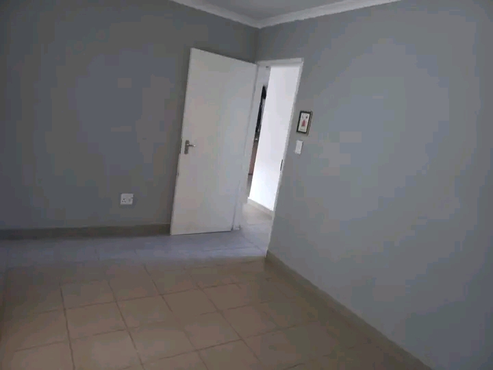 2 beds house for rental with two outside room  in Protea Glen