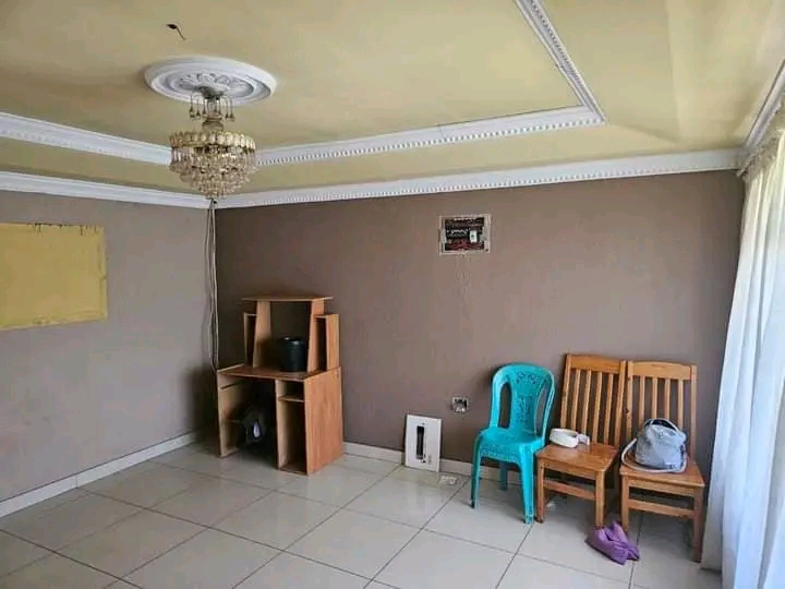 Four room cottage to rent available

-tiled  in Difateng