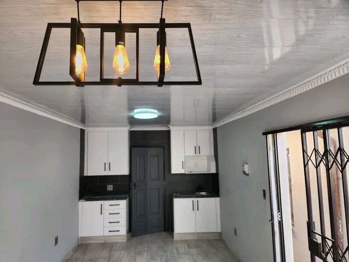 Big ensuite available immediately in gardens   in Dobsonville