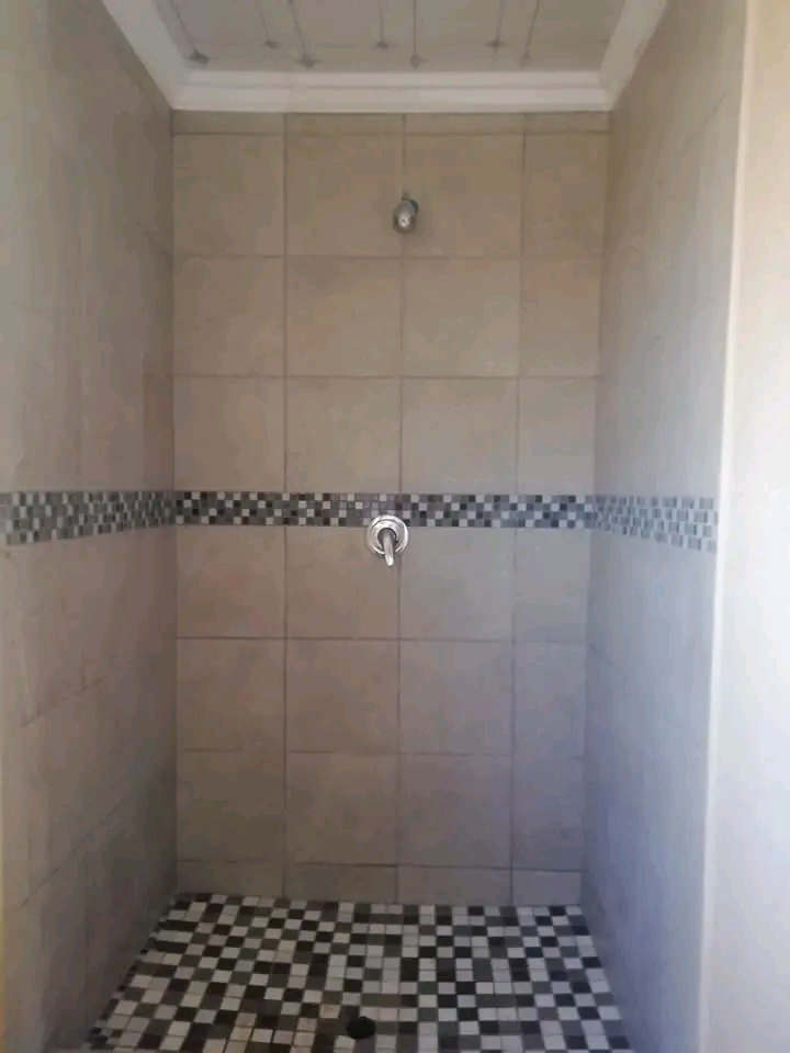 Garage size en-suite room to rent at ext 24.  in Protea Glen