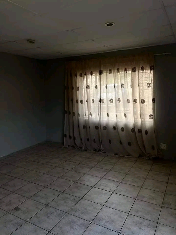 2 bedroom cottage to let in gerdview
good da  in Germiston
