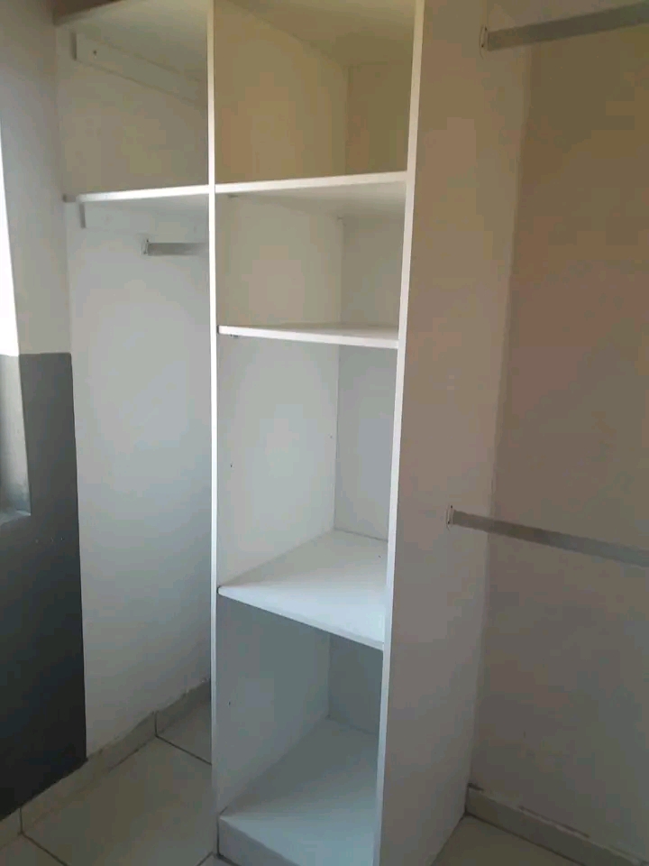For bachelors and 2 bedroom flats. hollywood   in Johannesburg