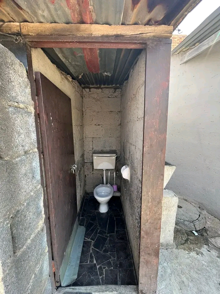 House for sale 
investment property waiting   in Tembisa