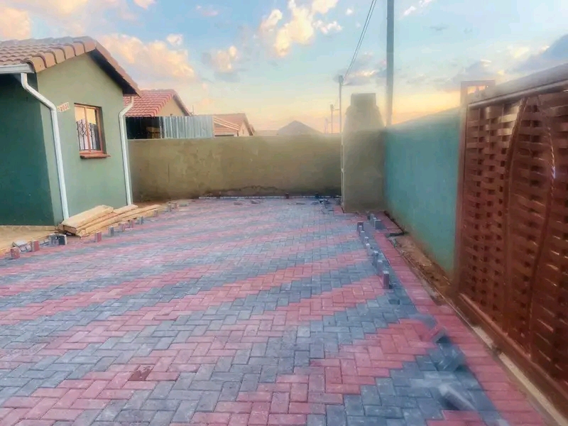 House to rent ext 24 3 bedroom r4500 deposit   in Protea Glen