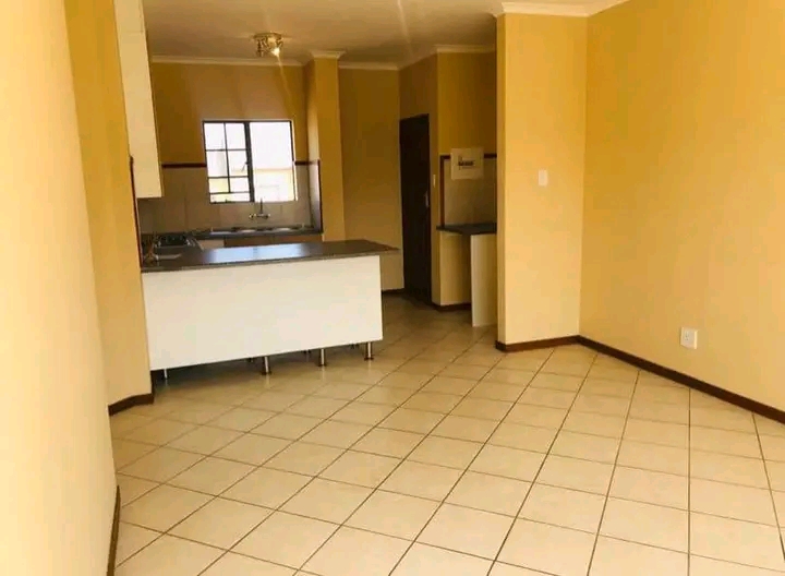 Crescendo (next to to blue hills shopping cen  in Midrand