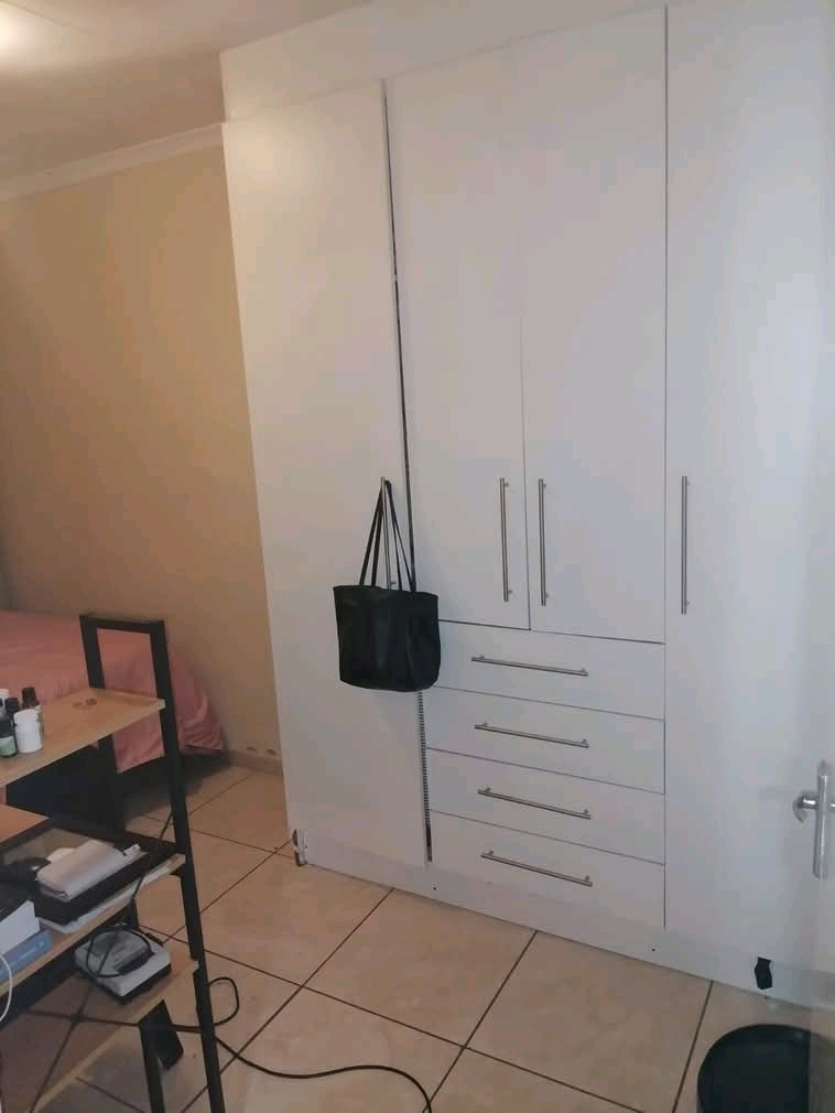 2 bedroom house -with 2 outside rooms in ext   in Clayville