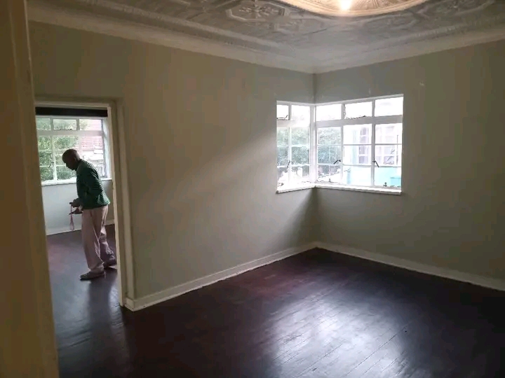 A beautiful and clean 2 bedroom in my apartme  in Turffontein