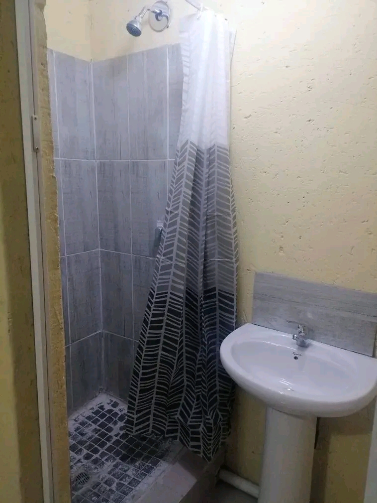 Bachelor available immediately in ext 80
on   in Clayville