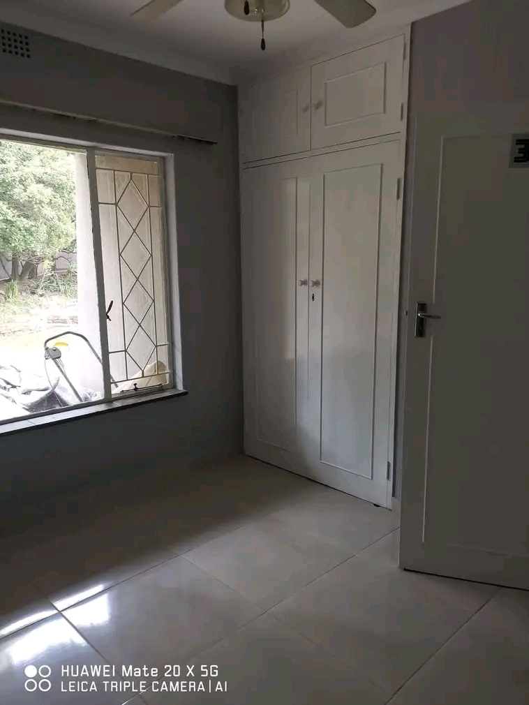 Room available available 
rent is r2950, dep  in Randpark Ridge