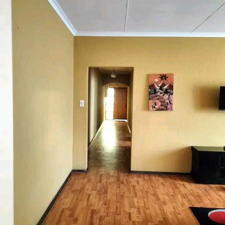Hi family ,  3 bedroom house to rent , all be  in Turffontein