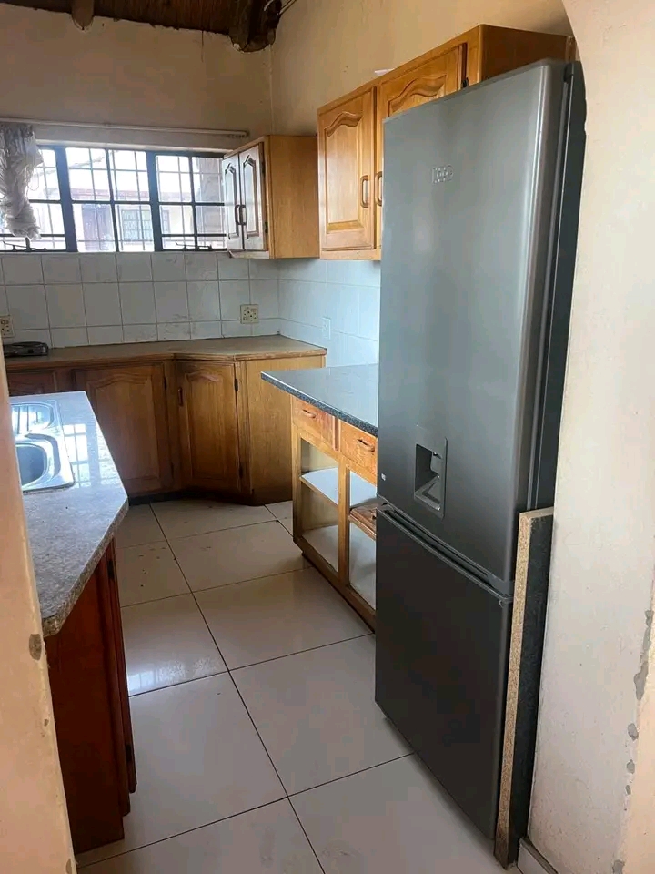 2 rooms with beds available for rent close to  in Glen Austin