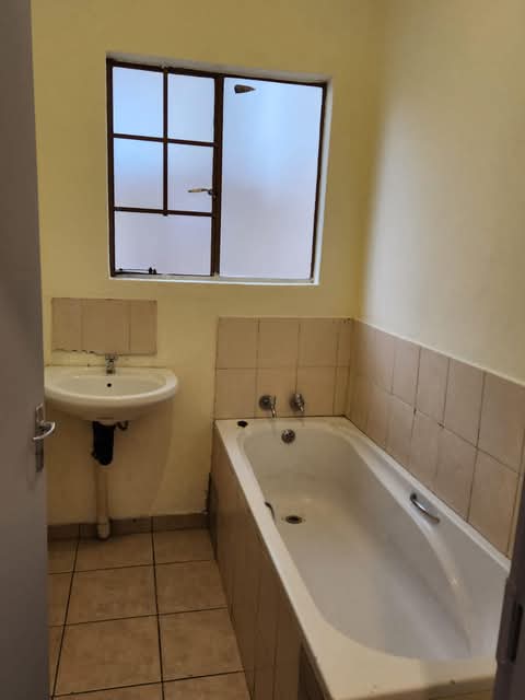 3 bedroom 2 bathroom to let in ext 0 r7500 de  in Cosmo City
