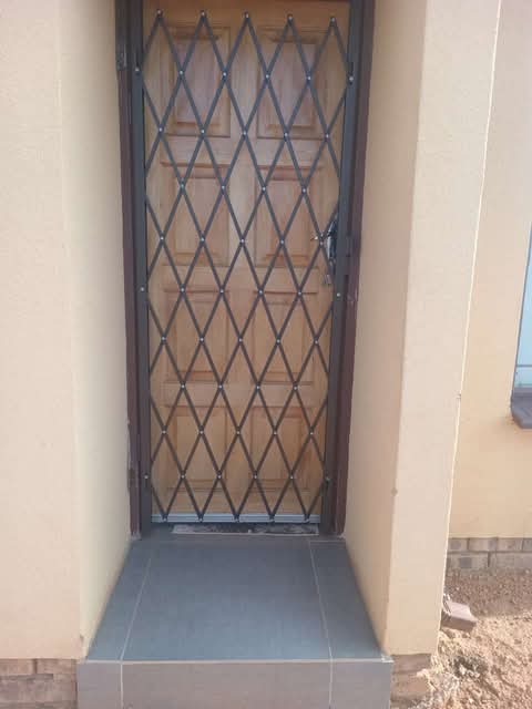 2 bed house for rental in block vv
- secured  in Soshanguve