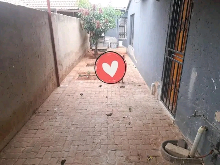 Home for rental (ext 16) - soweto 
3 bedroom  in Protea Glen