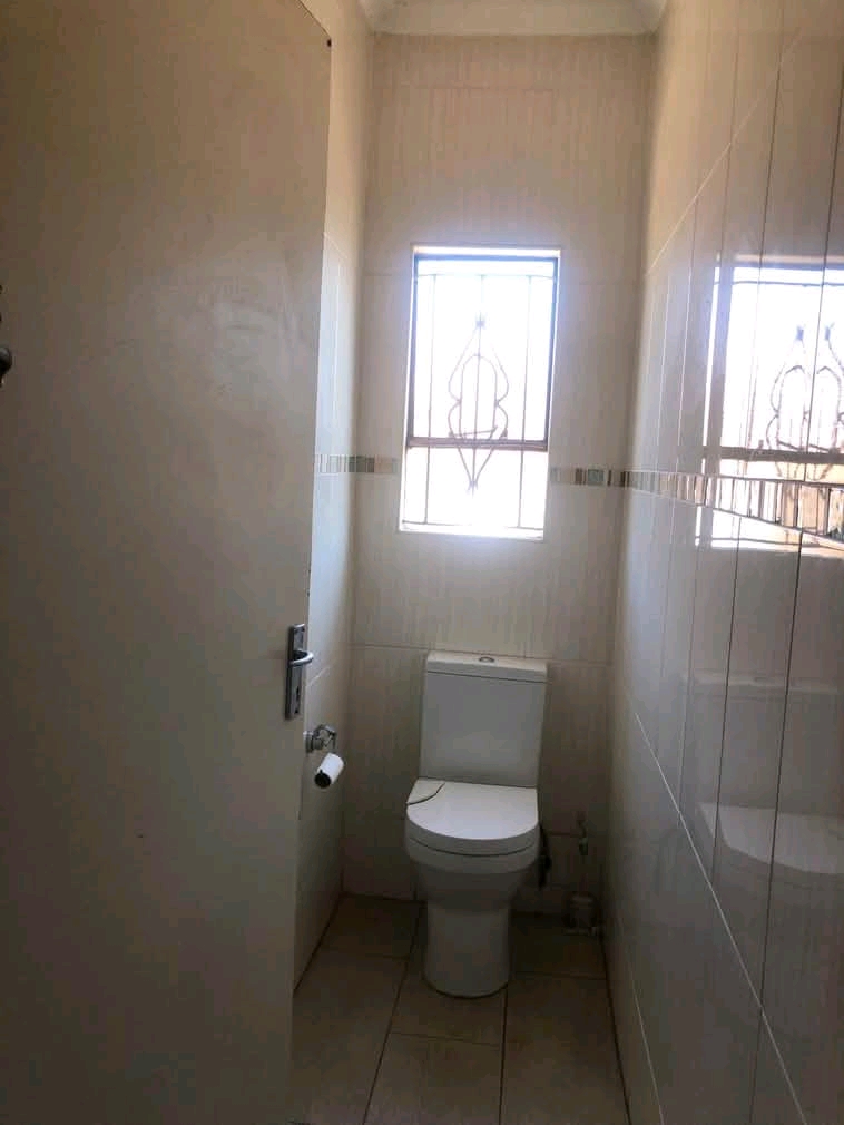 Cottage available immediately wit fitted kitc  in Birch Acres